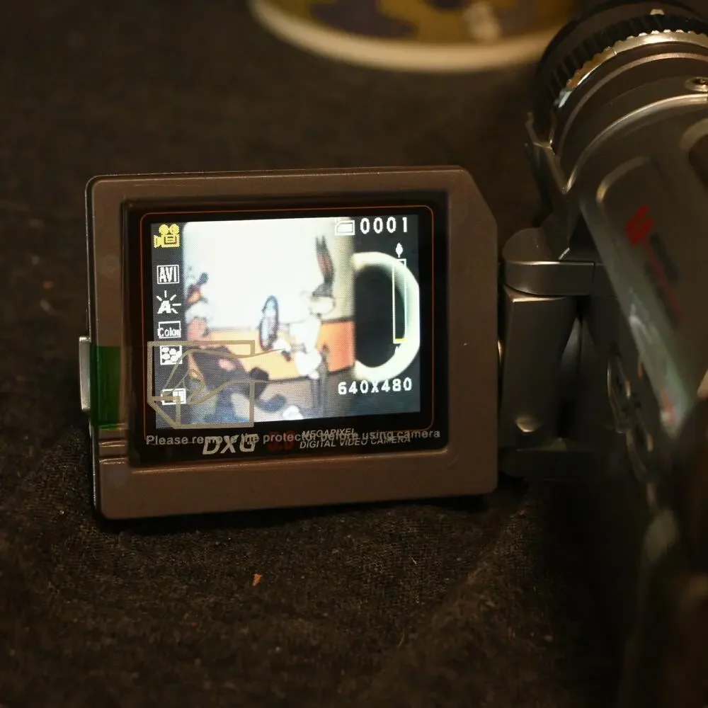 DXG-572V 5.0MP Digital Camcorder TESTED WORKING